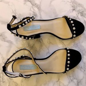 Betsey Johnson Milli Pearl Block Heels Size 7.5